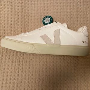 NWT Veja Campo White Leader with Natural Suede Sneakers | Size 10